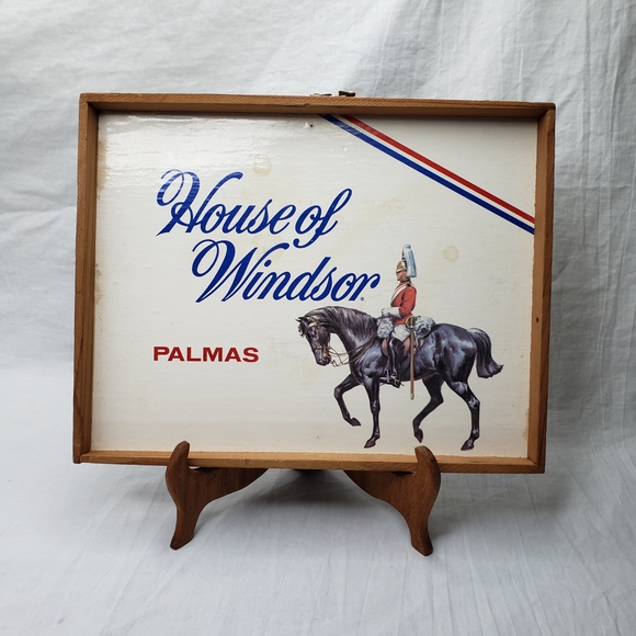 Vintage House of Windsor Cigar Box Top Distressed Wall Art - Picture 1 of 4